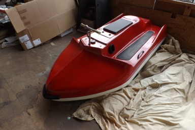 Vincent Amanda water scooter