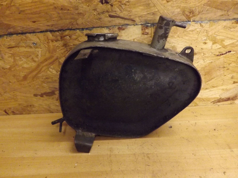 triumph t120 oil capacity