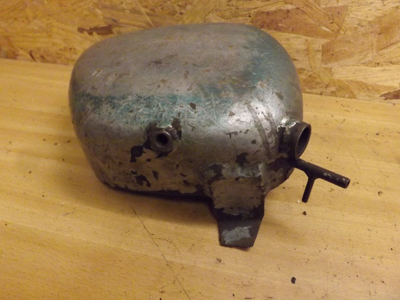 triumph t120 oil capacity