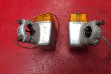 Honda CA 95 Benley handlebar mounted indicators