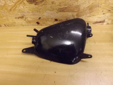 Triumph bathtub oil tank