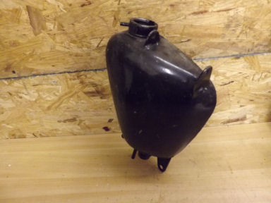Triumph bathtub oil tank
