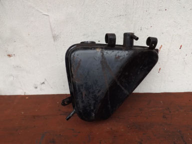 Triumph Tr25w oil tank