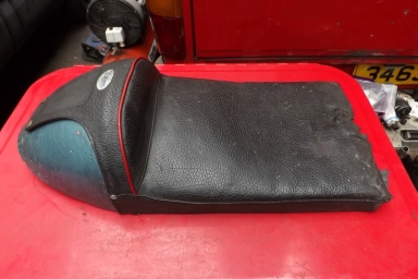 Norton Cafe racer seat wideline Figlass