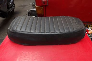 Triumph T120 OIF seat UK Tank type