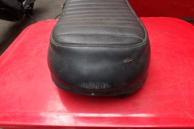 Triumph T120 OIF seat UK Tank type