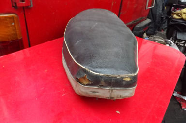 Triumph Tigercub seat