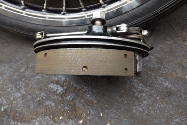 Honda CB 250 TLS front wheel