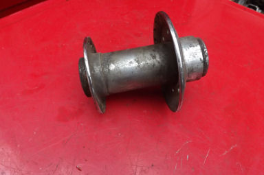 Triumph unit bolt up rear hub early type