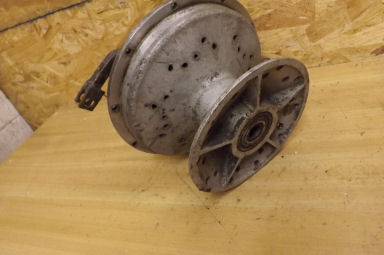 Wasp rear hub and brakeplate