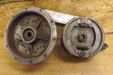 Wasp rear hub and brakeplate